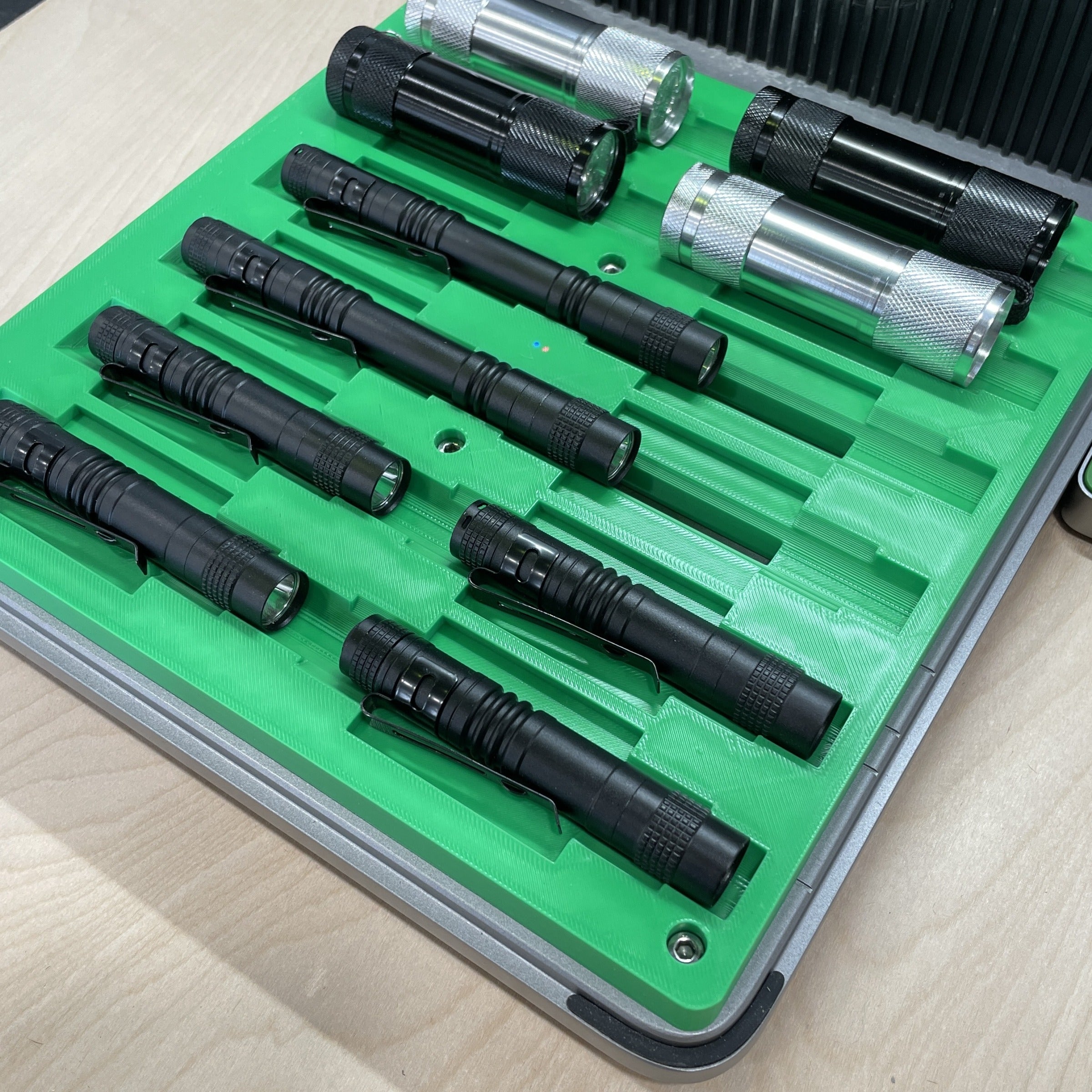 ゆっこページ Flashlight Engraving Jig for xTool F1 Ultra | Samcraft