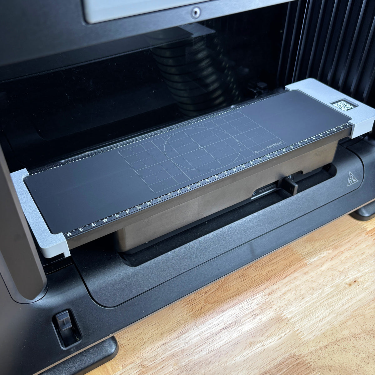 Samcraft Jig Size FatMat seated in the Jig Alignment System on the eufyMake E1 mini print bed